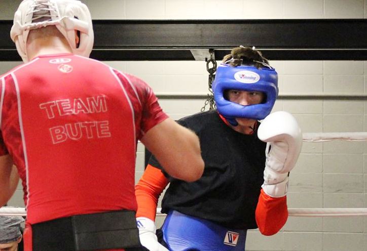 Dario sparring with Lucian Bute. 